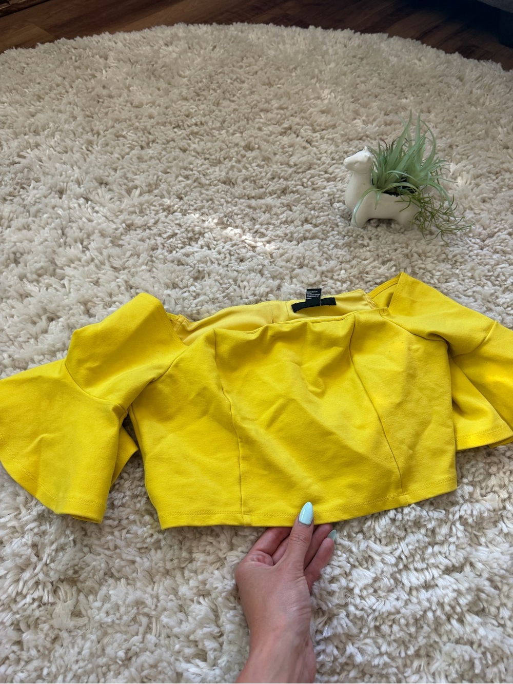 Forever 21 Bright Yellow Off-Shoulder festival, fun Bri women’s Crop Top